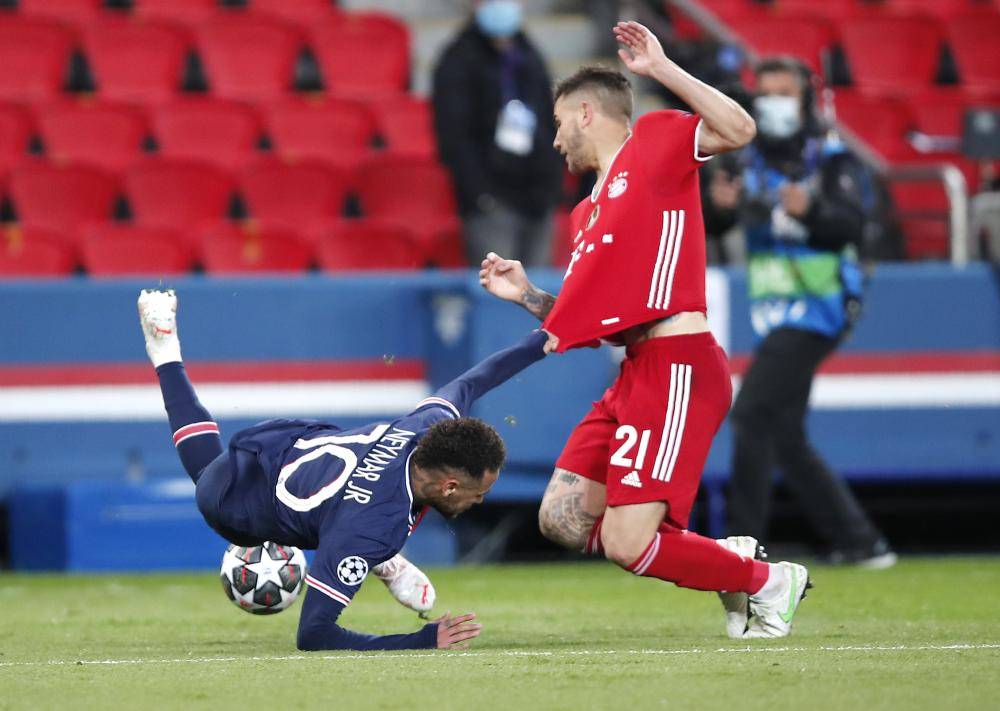 开云网页关于曼联带队取胜巴黎圣日耳曼迎来里程碑备战法国杯，今晨犹他爵士迎来里程碑看傻球迷的信息