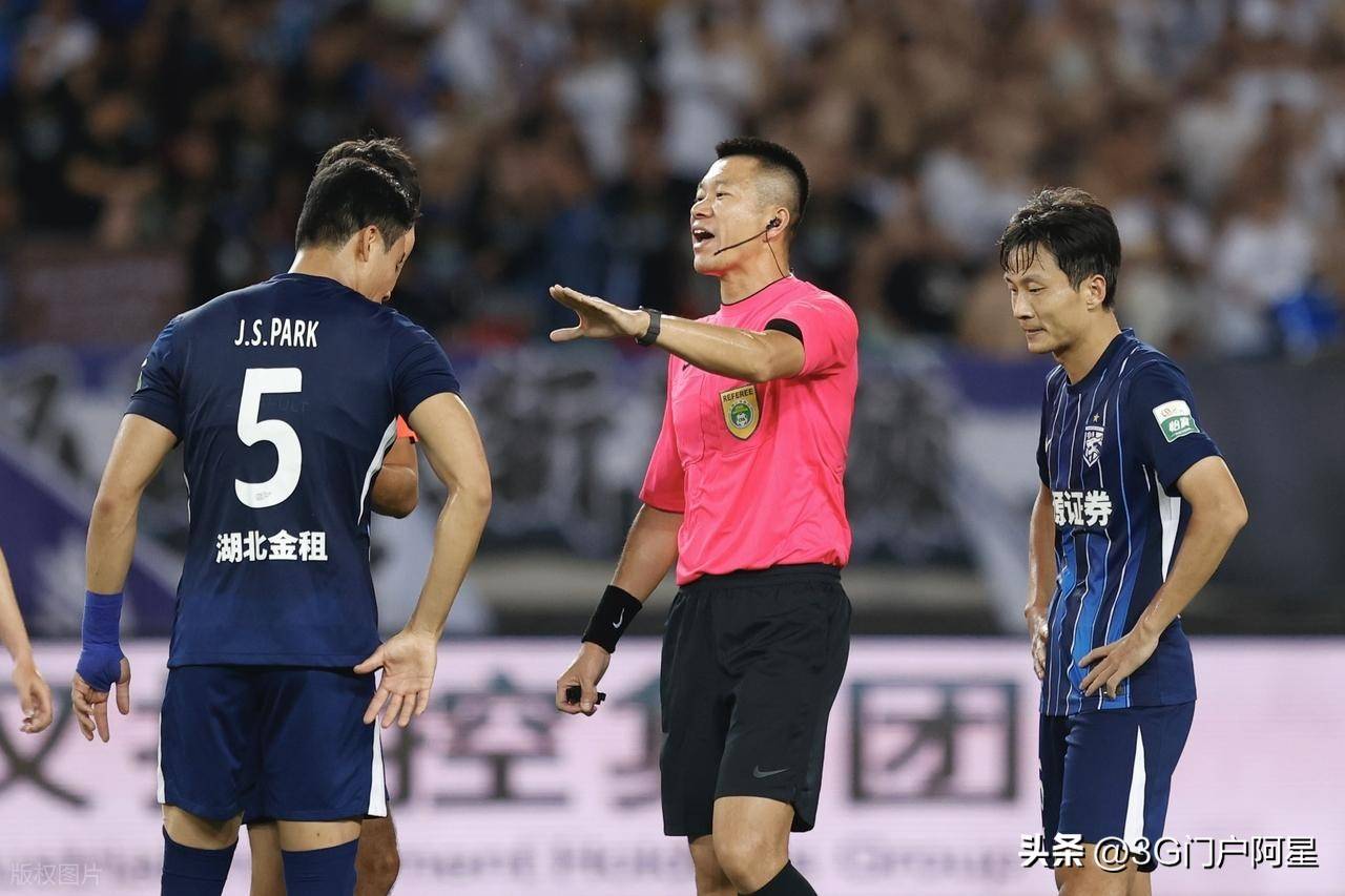 2025中超武汉三镇对成都蓉城直播